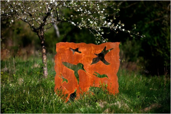 Ferrare garden sculpture